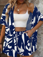Ensemble Estival Imprimé Géométrique – Blouse Nouée & Short Décontracté