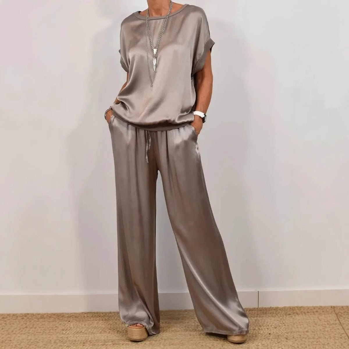 Ensemble Deux Pièces Élégant En Satin