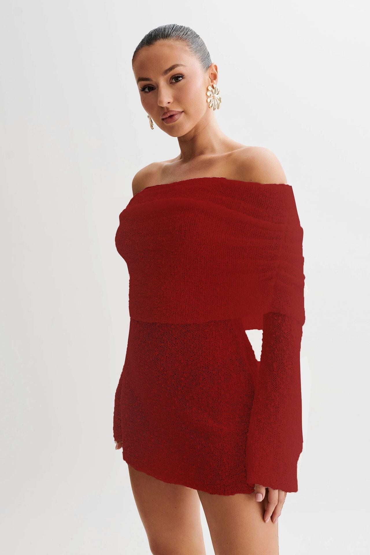 Mini-Robe Tricotée Chic – Col Bateau, Épaules Dénudées, Manches Longues, Style Club Élégant
