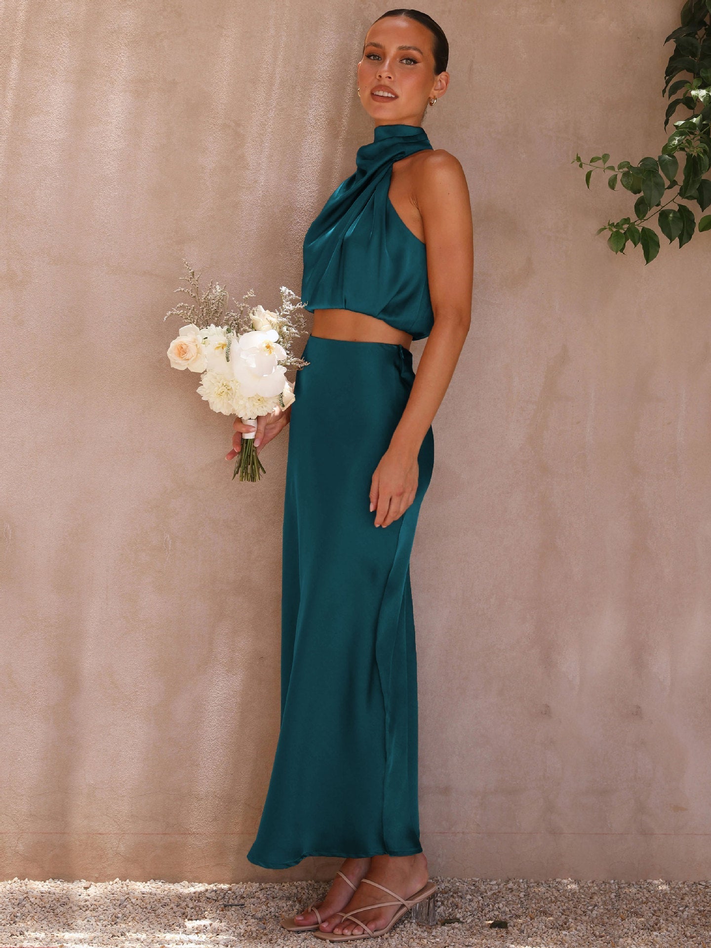 Ensemble Satiné Femme – Haut Ajusté & Jupe Élégante