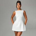 Robe Courte d'Été Sexy Sans Manches – Dos Nu, Coupe Ajustée